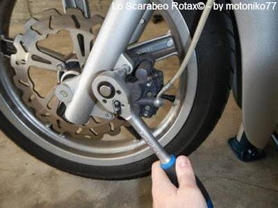 smontaggio forcelle scarabeo rotax 125 150 200