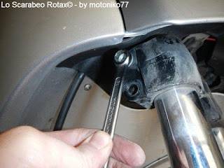 smontaggio forcelle scarabeo rotax 125 150 200