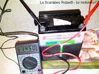 caricare batteria scarabeo rotax 125 150 200