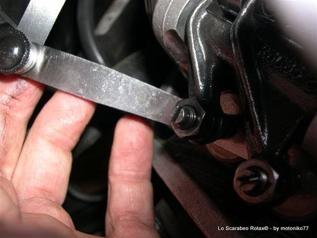 regolazione valvole scarabeo rotax
