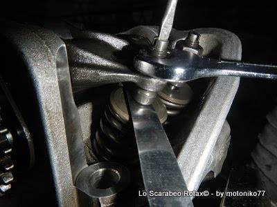 regolazione valvole scarabeo rotax