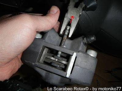 pinza freno posteriore scarabeo rotax 125 150 200